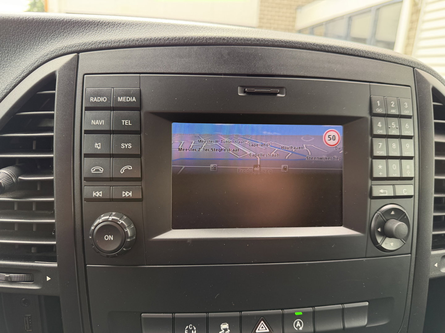 Mercedes-Benz Vito 119 CDI 190pk automaat Lang L2H1 / vaste prijs rijklaar € 19.650 ex btw / euro 6 / bpm vrij / leer / lease vanaf € 331 / airco / cruise / navigatie / trekhaak 2500 kg !