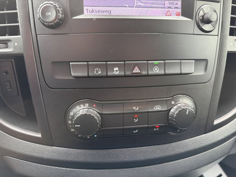 Mercedes-Benz Vito 119 CDI 190pk automaat Lang L2H1 / vaste prijs rijklaar € 19.650 ex btw / euro 6 / bpm vrij / leer / lease vanaf € 331 / airco / cruise / navigatie / trekhaak 2500 kg !