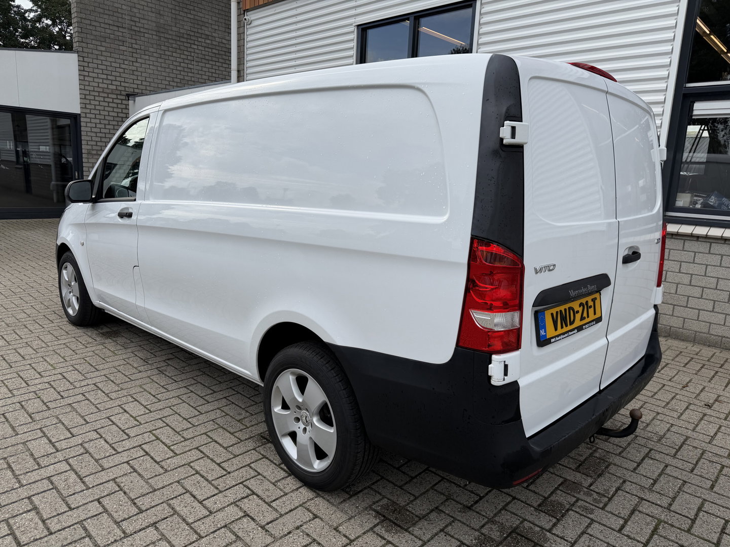 Mercedes-Benz Vito 119 CDI 190pk automaat Lang L2H1 / vaste prijs rijklaar € 19.650 ex btw / euro 6 / bpm vrij / leer / lease vanaf € 331 / airco / cruise / navigatie / trekhaak 2500 kg !