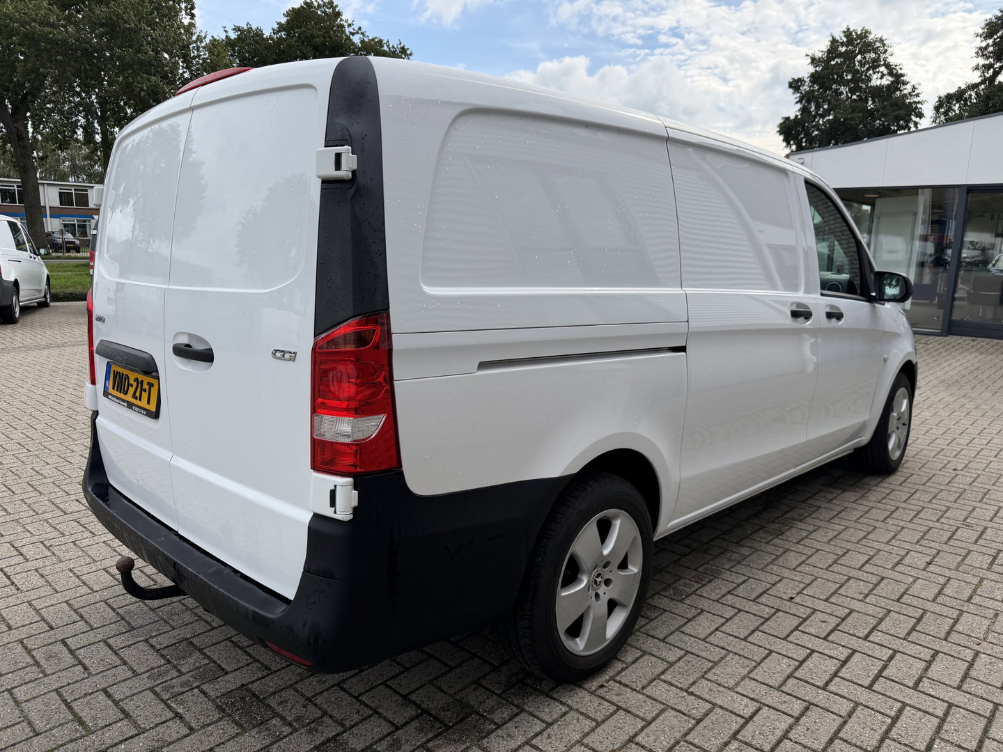 Mercedes-Benz Vito 119 CDI 190pk automaat Lang L2H1 / vaste prijs rijklaar € 19.650 ex btw / euro 6 / bpm vrij / leer / lease vanaf € 331 / airco / cruise / navigatie / trekhaak 2500 kg !