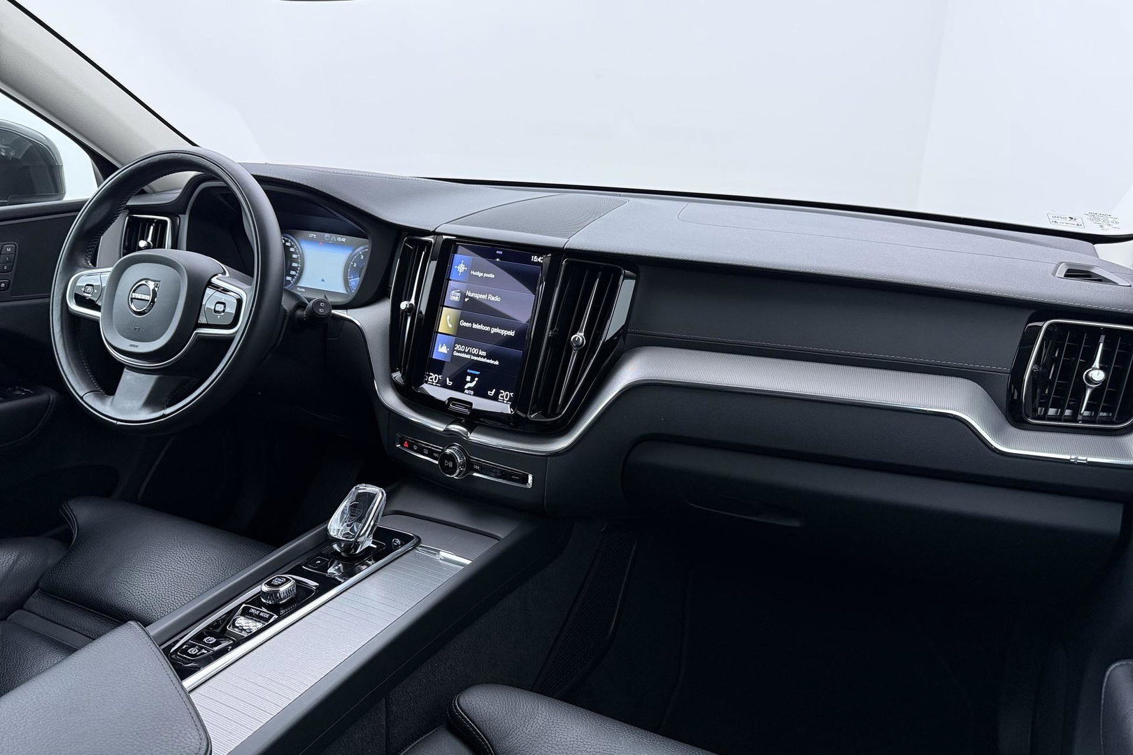 Volvo XC60 B5 Inscription | Trekhaak | Leder | Stoel- Stuurverwarming | BLIS | Keyless | Stoelgeheugen