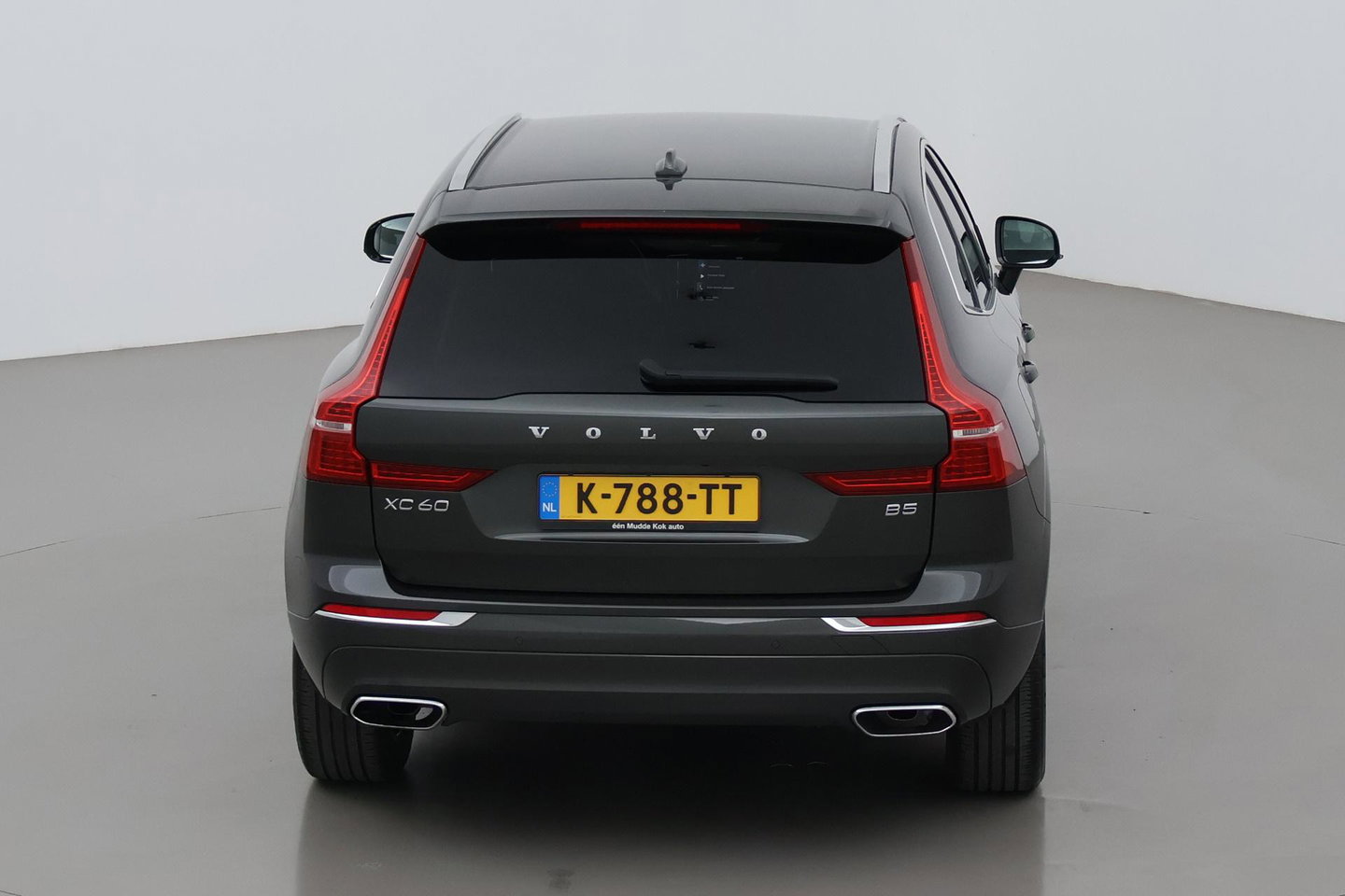 Volvo XC60 B5 Inscription | Trekhaak | Leder | Stoel- Stuurverwarming | BLIS | Keyless | Stoelgeheugen