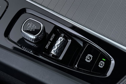 Volvo XC60 B5 Inscription | Trekhaak | Leder | Stoel- Stuurverwarming | BLIS | Keyless | Stoelgeheugen