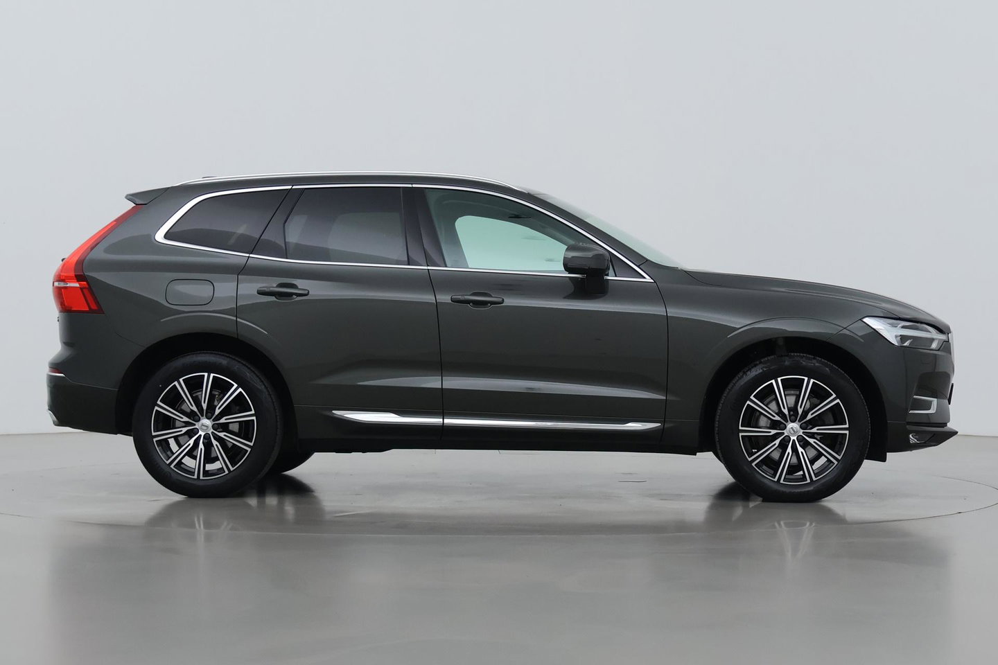 Volvo XC60 B5 Inscription | Trekhaak | Leder | Stoel- Stuurverwarming | BLIS | Keyless | Stoelgeheugen