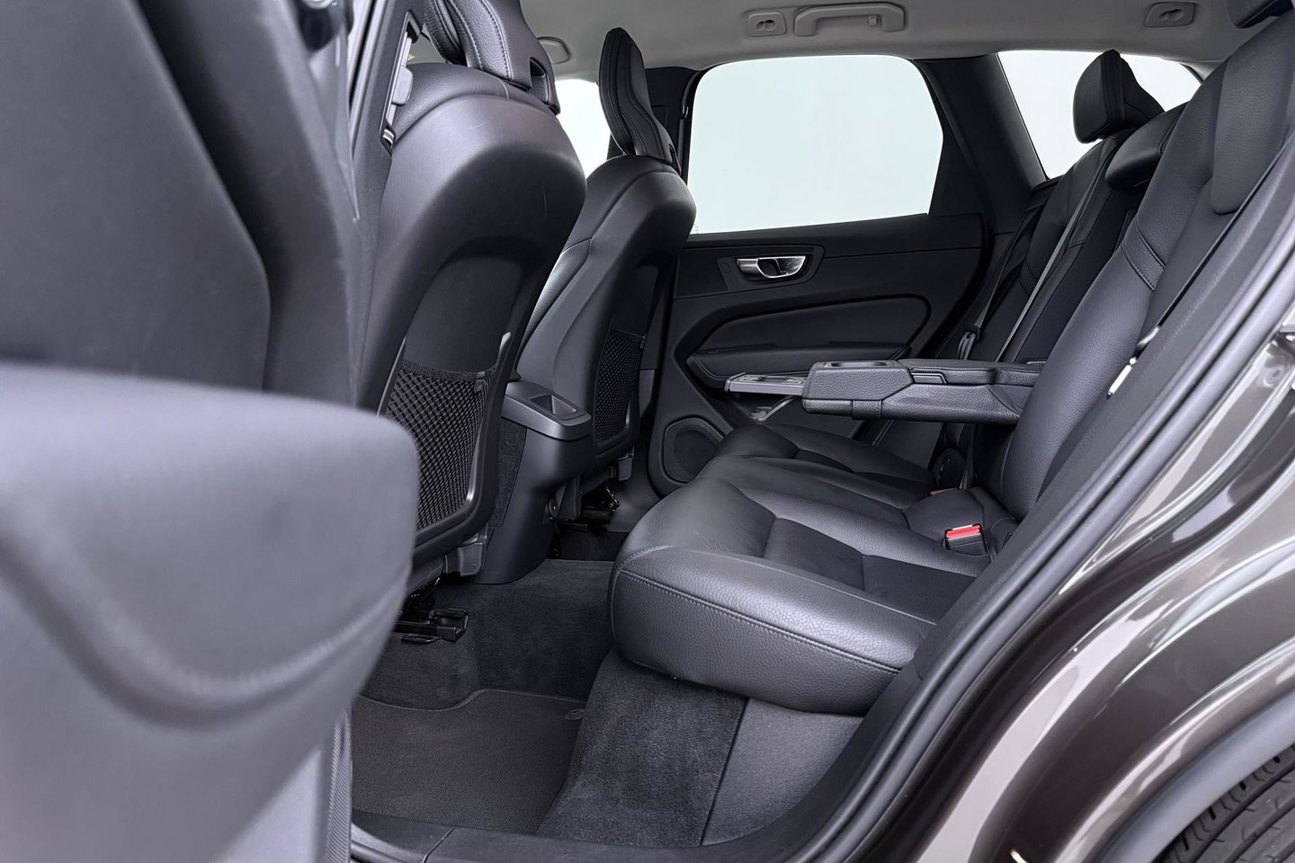 Volvo XC60 B5 Inscription | Trekhaak | Leder | Stoel- Stuurverwarming | BLIS | Keyless | Stoelgeheugen