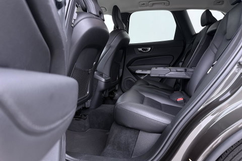 Volvo XC60 B5 Inscription | Trekhaak | Leder | Stoel- Stuurverwarming | BLIS | Keyless | Stoelgeheugen