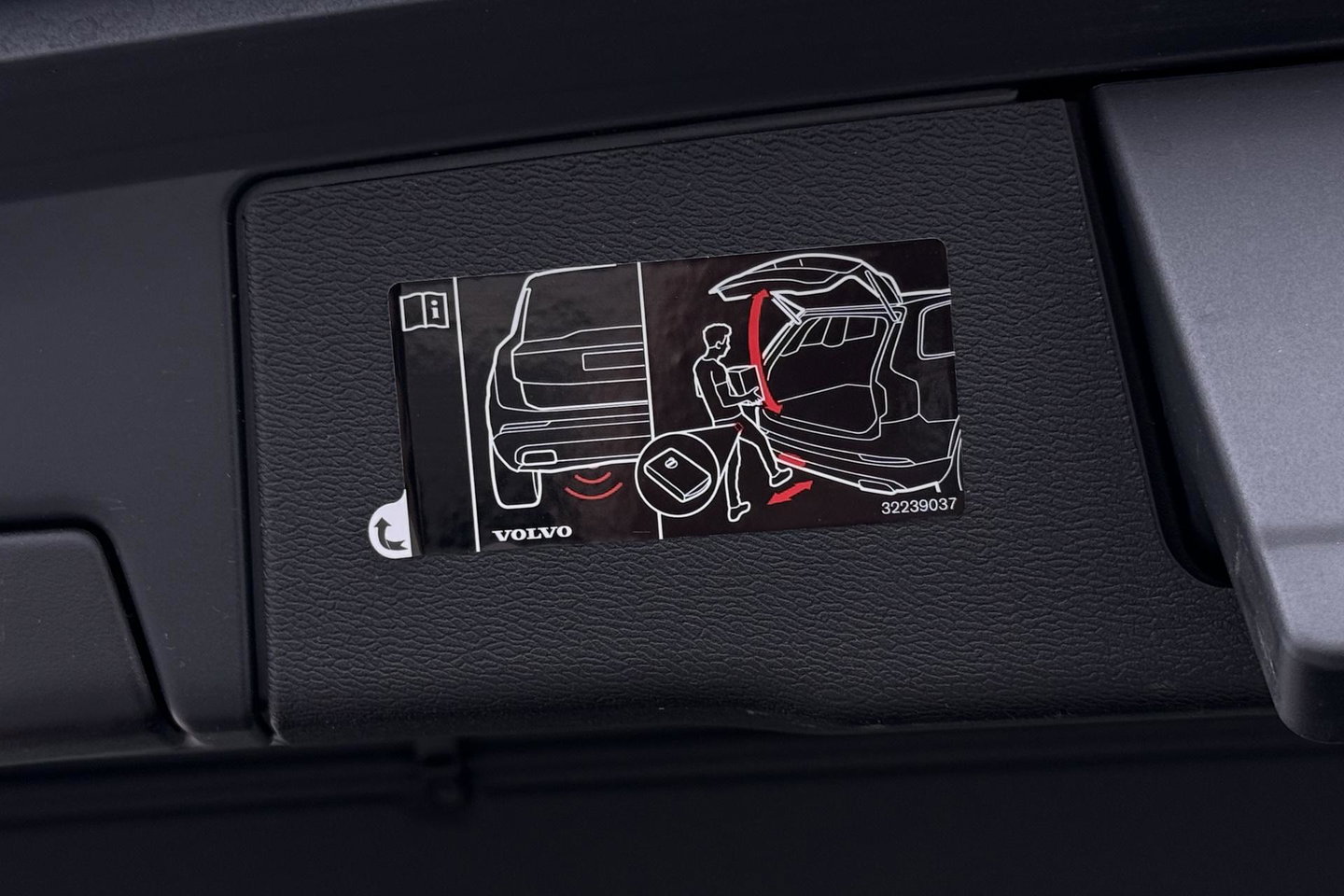 Volvo XC60 B5 Inscription | Trekhaak | Leder | Stoel- Stuurverwarming | BLIS | Keyless | Stoelgeheugen