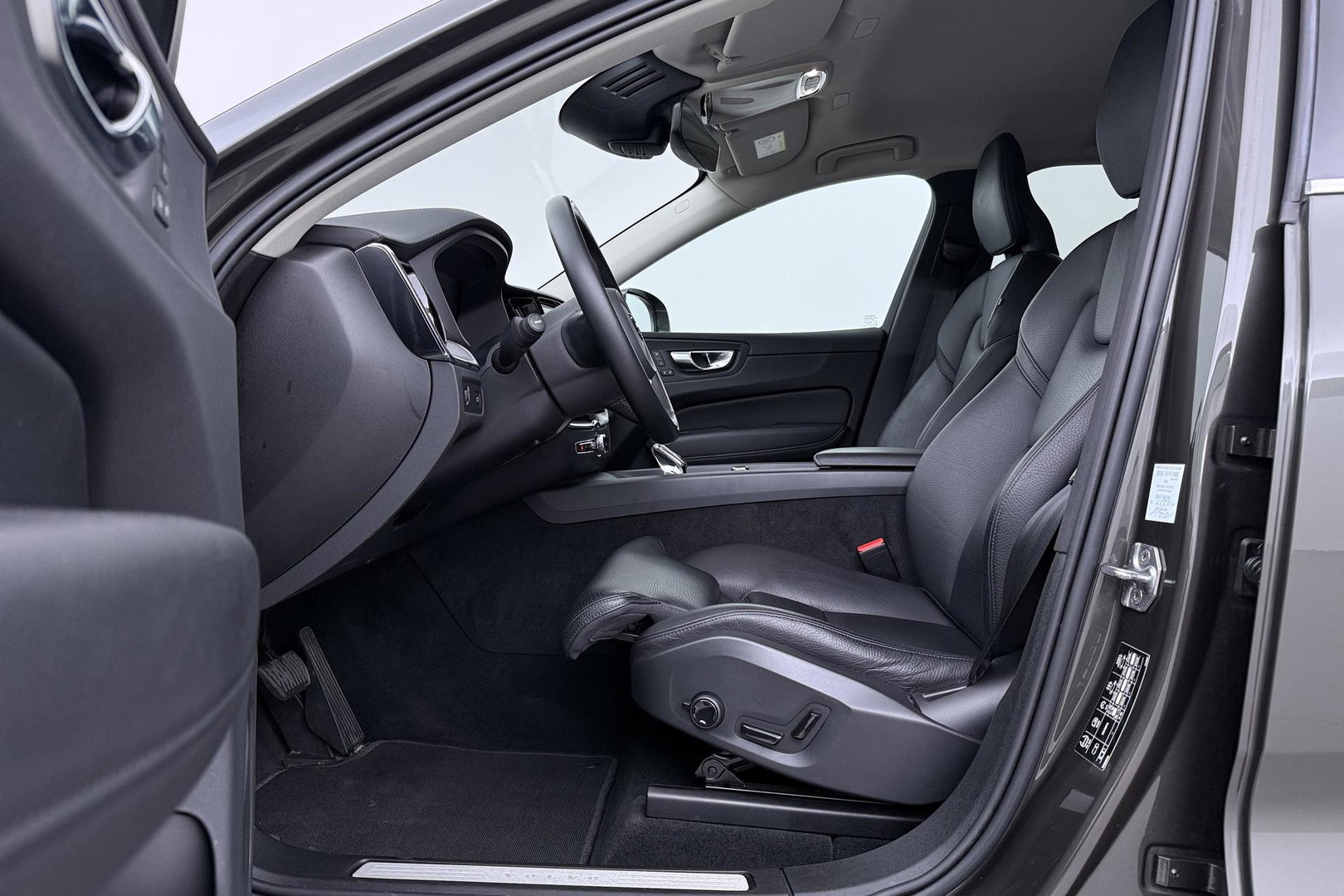 Volvo XC60 B5 Inscription | Trekhaak | Leder | Stoel- Stuurverwarming | BLIS | Keyless | Stoelgeheugen