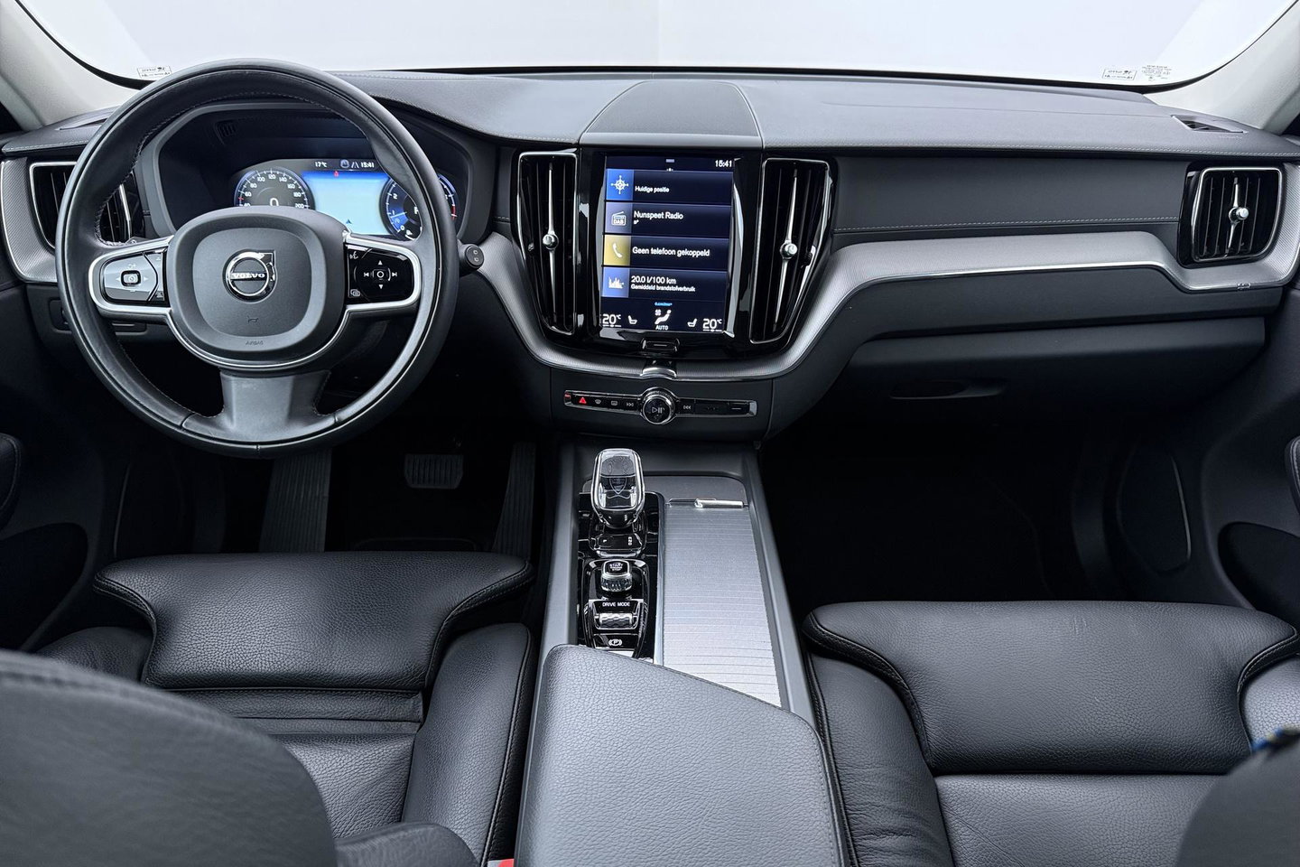 Volvo XC60 B5 Inscription | Trekhaak | Leder | Stoel- Stuurverwarming | BLIS | Keyless | Stoelgeheugen