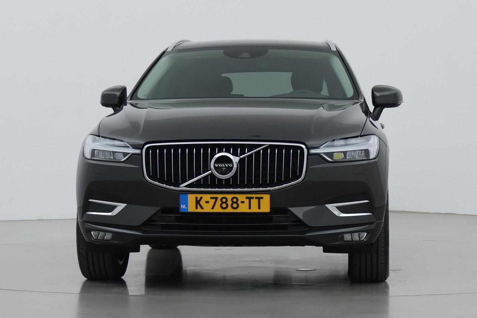 Volvo XC60 B5 Inscription | Trekhaak | Leder | Stoel- Stuurverwarming | BLIS | Keyless | Stoelgeheugen