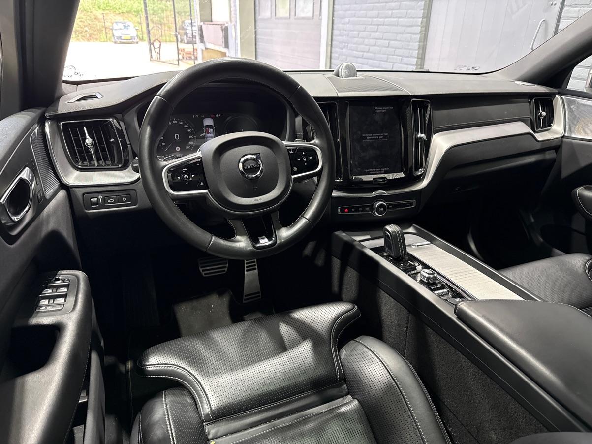 Volvo XC60 T8 R-Design | Luchtvering | Bowers & Wilkins | 22 inch | Stoelventilatie + Massage