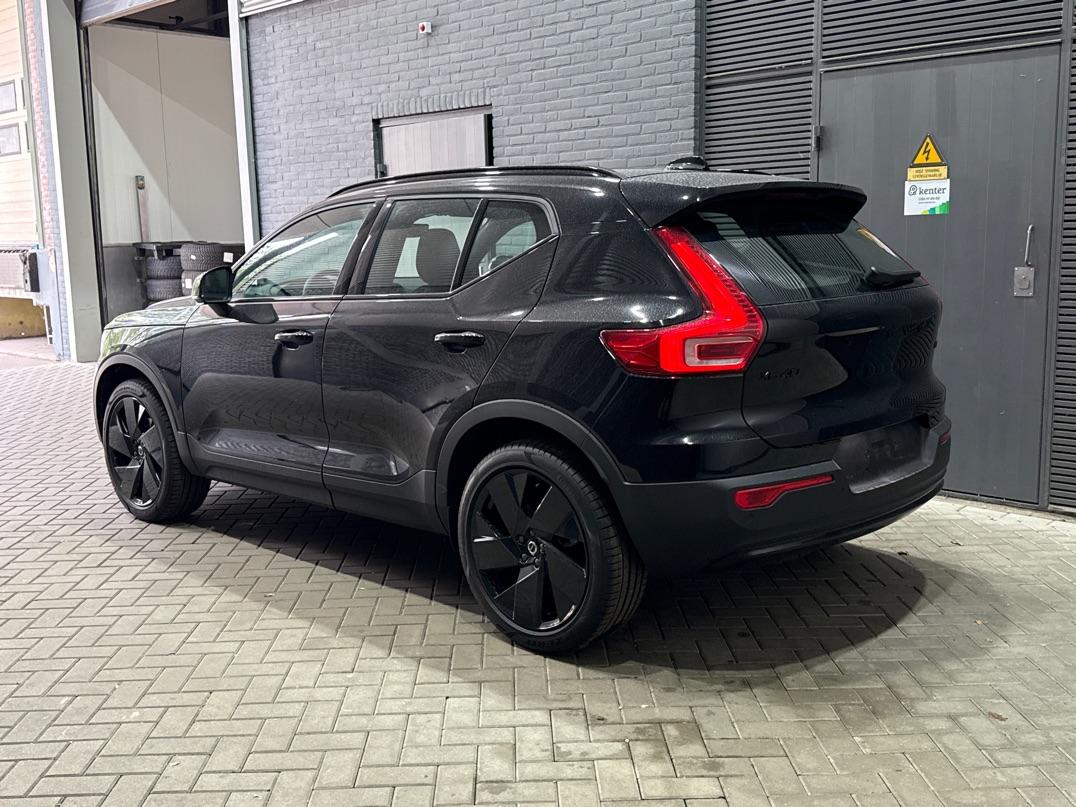 Volvo XC40 2.0 B3 Plus Black Edition | Harman/Kardon | Camera | Stoel+Stuurverwarming | Memory | Keyless | 20 Inch