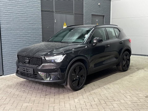Volvo XC40 2.0 B3 Plus Black Edition | Harman/Kardon | Camera | Stoel+Stuurverwarming | Memory | Keyless | 20 Inch
