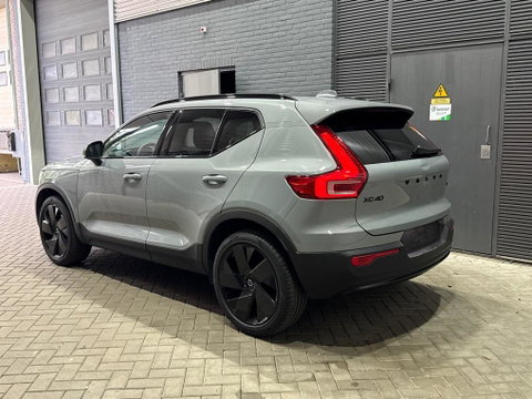 Volvo XC40 2.0 B3 Plus Black Edition | Harman/Kardon | Pilot Assist | Camera | BLIS | Memory | Stoel+Stuurverwarming | Keyless | ACC | 20 Inch