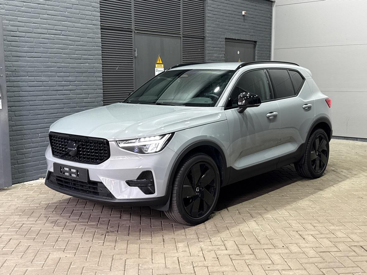Volvo XC40 2.0 B3 Plus Black Edition | Harman/Kardon | Pilot Assist | Camera | BLIS | Memory | Stoel+Stuurverwarming | Keyless | ACC | 20 Inch