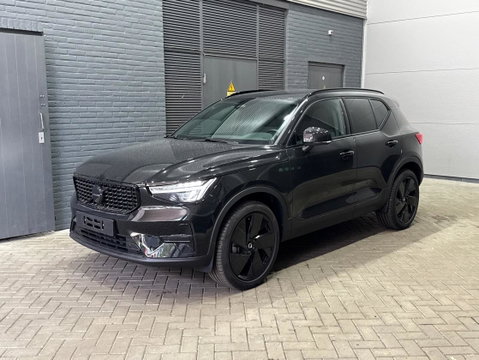 Volvo XC40 2.0 B3 Plus Black Edition | Harman/Kardon | Pilot Assist | Camera | BLIS | Memory | Stoel+Stuurverwarming | Keyless | ACC | 20 Inch