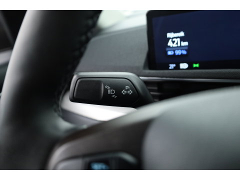 Ford Mustang Mach-E RWD 75 kWh | Rijklaar! | Adapt. Cruise | Keyless | Leder | Stoel- stuurverw. | Camera | Dodehoek | Apple CarPlay