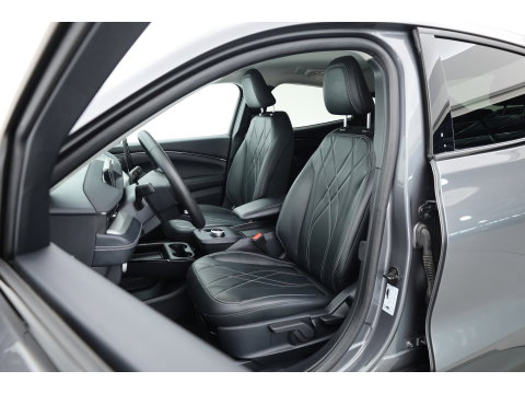 Ford Mustang Mach-E RWD 75 kWh | Rijklaar! | Adapt. Cruise | Keyless | Leder | Stoel- stuurverw. | Camera | Dodehoek | Apple CarPlay