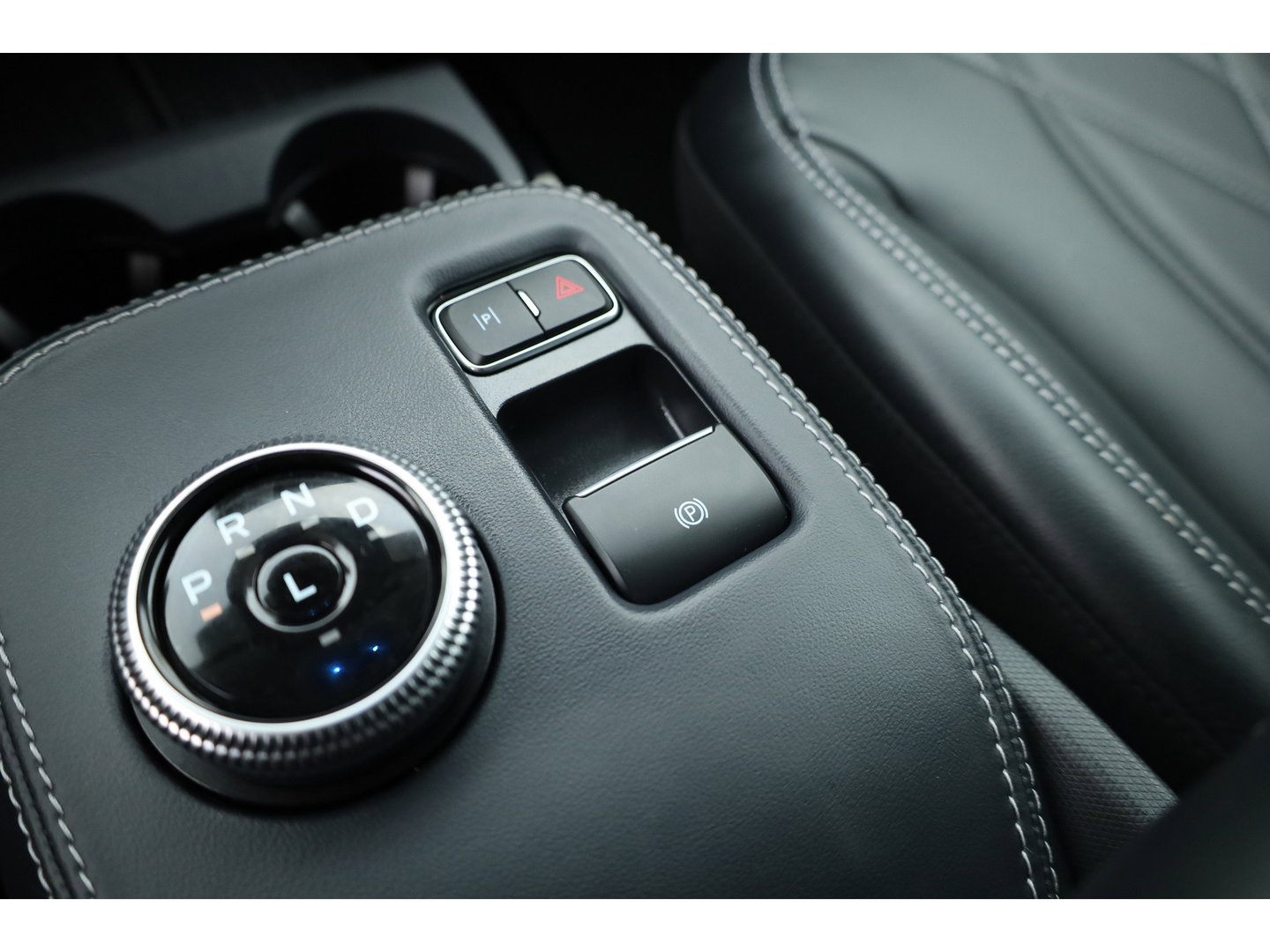 Ford Mustang Mach-E RWD 75 kWh | Rijklaar! | Adapt. Cruise | Keyless | Leder | Stoel- stuurverw. | Camera | Dodehoek | Apple CarPlay