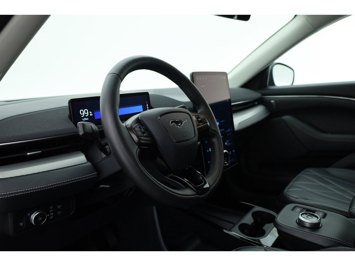 Ford Mustang Mach-E RWD 75 kWh | Rijklaar! | Adapt. Cruise | Keyless | Leder | Stoel- stuurverw. | Camera | Dodehoek | Apple CarPlay