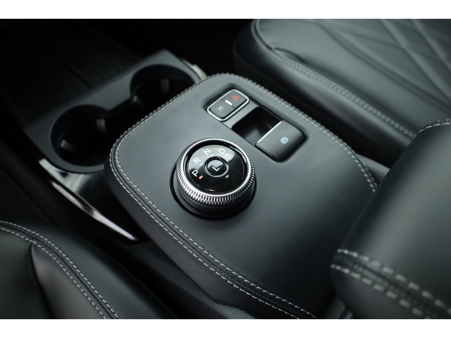 Ford Mustang Mach-E RWD 75 kWh | Rijklaar! | Adapt. Cruise | Keyless | Leder | Stoel- stuurverw. | Camera | Dodehoek | Apple CarPlay