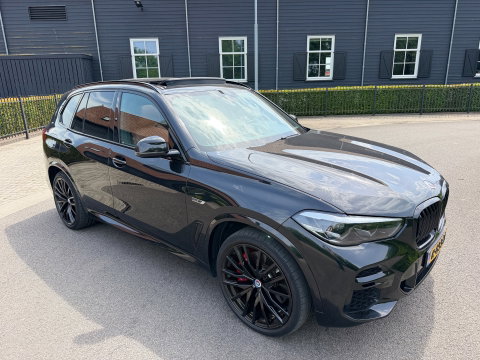 BMW X5 X-Drive 45e M-50 Jaar Edition Panoramadak Luchtvering 22"Lm Org-Ned Dealer Auto