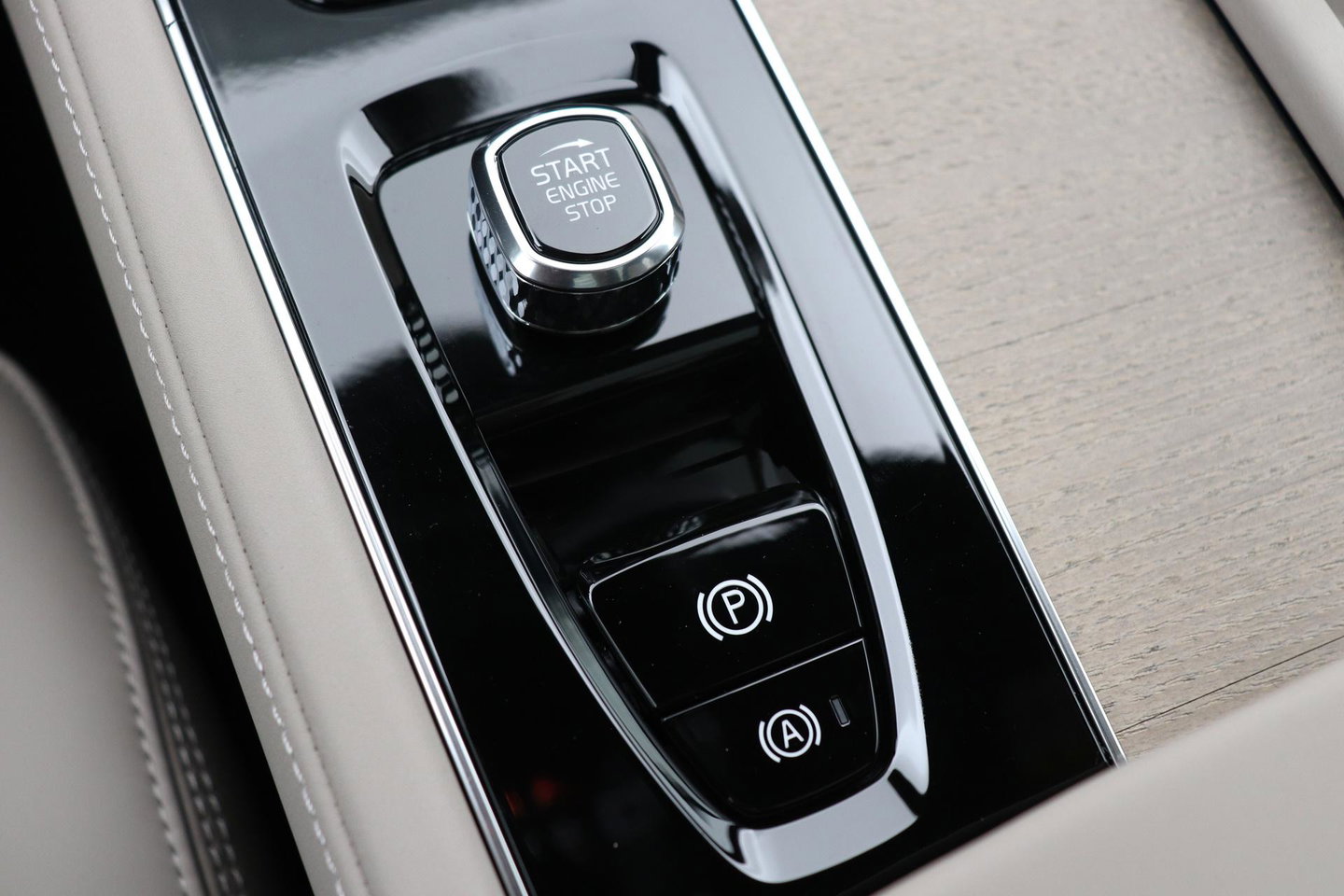 Volvo XC90 T8 Ultra Bright | MY27 | Harman/Kardon | Trekhaak | Panoramadak | 360° Camera | Head-Up | ACC | 21 Inch