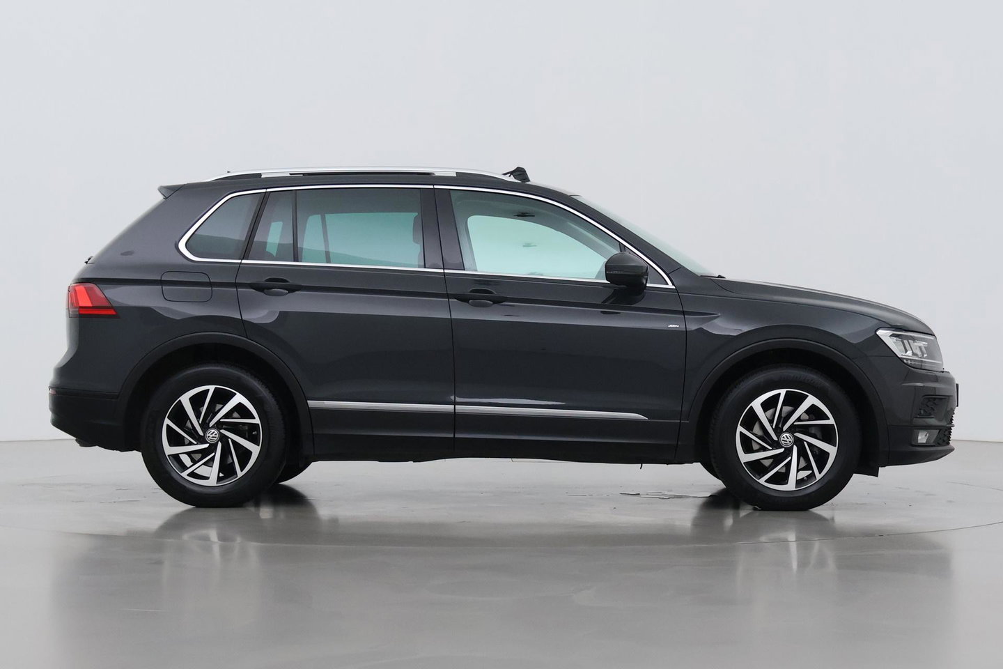 Volkswagen Tiguan 1.5 TSI ACT JOIN | Panoramadak | ACC | Achteruitrijcamera | Stoelverwarming | Navigatie