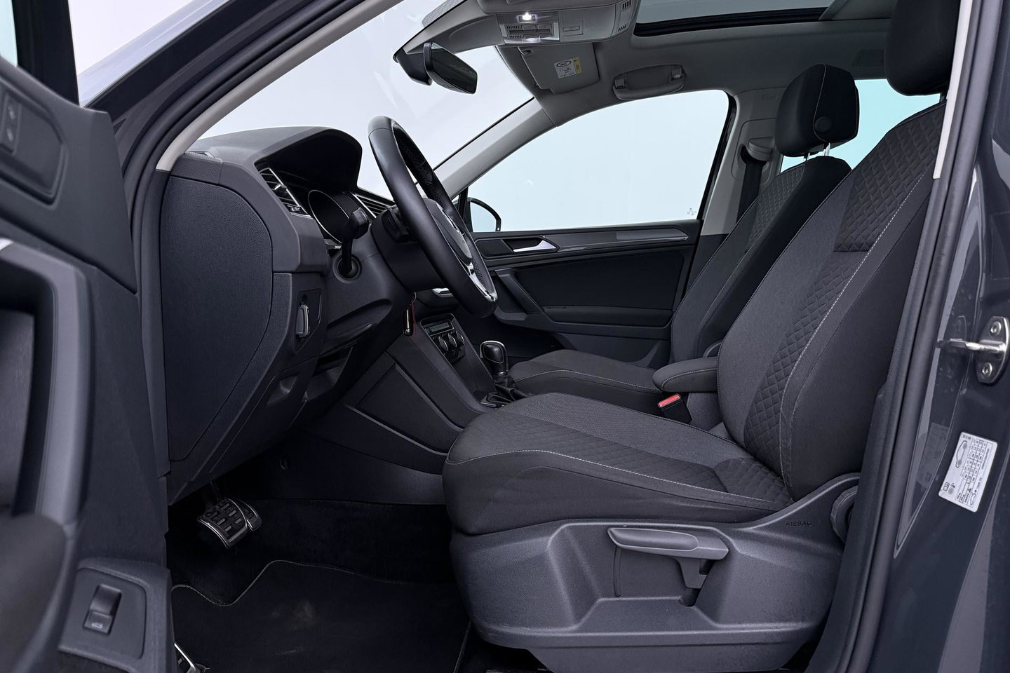 Volkswagen Tiguan 1.5 TSI ACT JOIN | Panoramadak | ACC | Achteruitrijcamera | Stoelverwarming | Navigatie