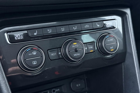 Volkswagen Tiguan 1.5 TSI ACT JOIN | Panoramadak | ACC | Achteruitrijcamera | Stoelverwarming | Navigatie