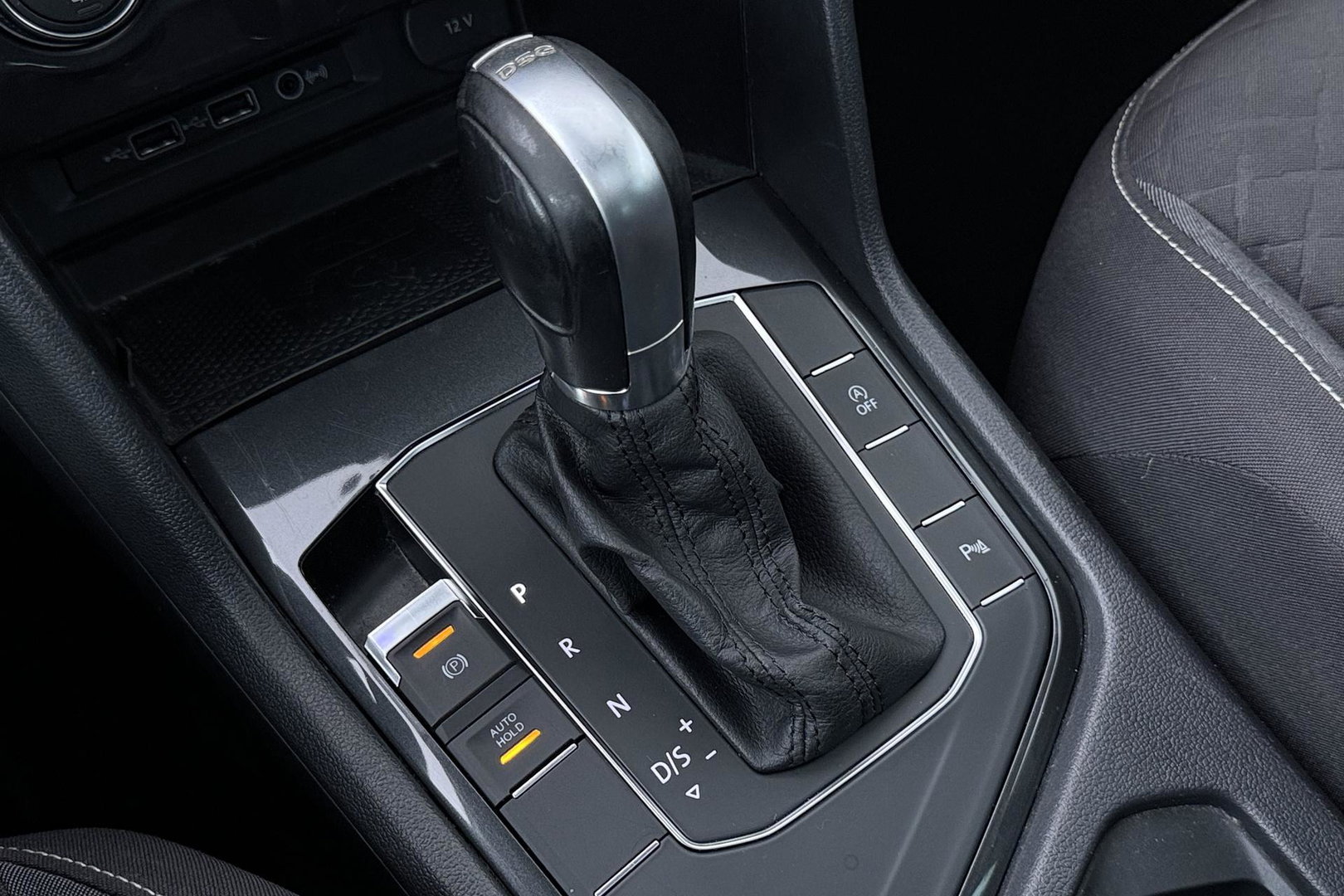 Volkswagen Tiguan 1.5 TSI ACT JOIN | Panoramadak | ACC | Achteruitrijcamera | Stoelverwarming | Navigatie