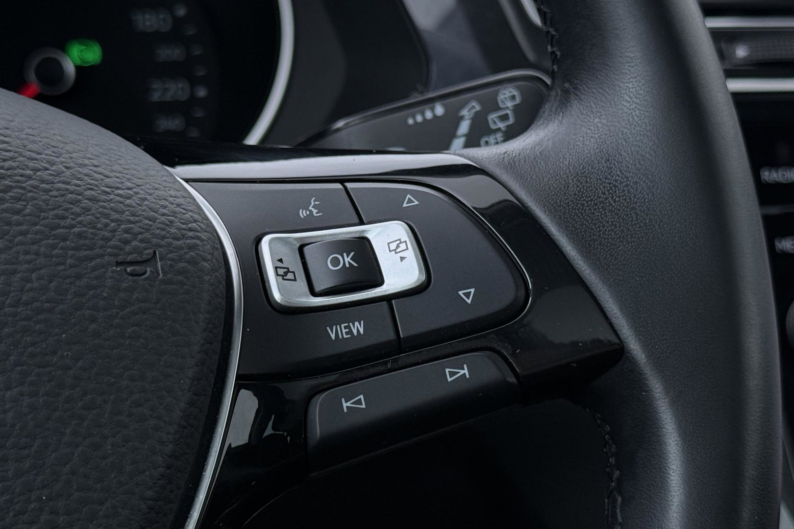 Volkswagen Tiguan 1.5 TSI ACT JOIN | Panoramadak | ACC | Achteruitrijcamera | Stoelverwarming | Navigatie