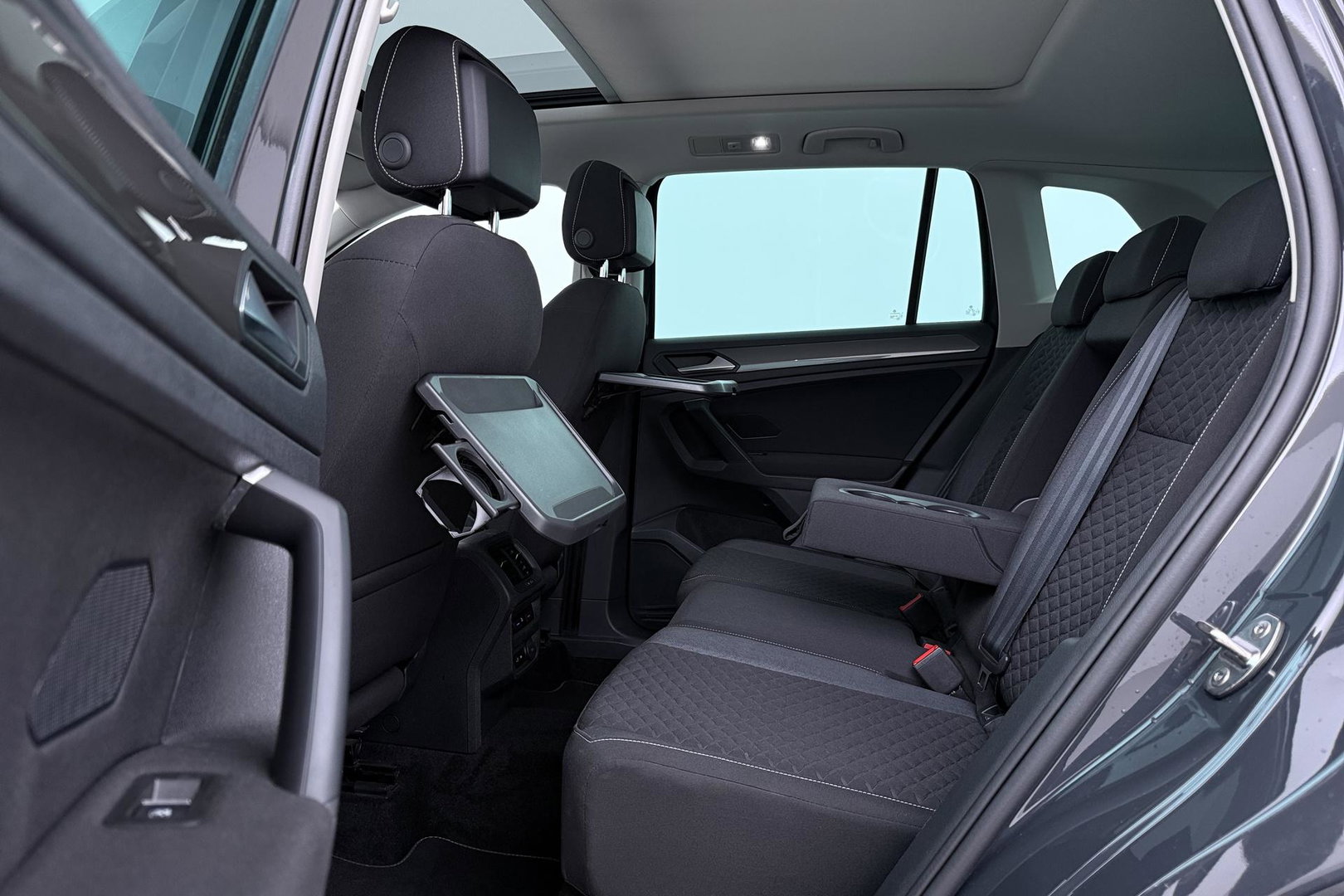 Volkswagen Tiguan 1.5 TSI ACT JOIN | Panoramadak | ACC | Achteruitrijcamera | Stoelverwarming | Navigatie