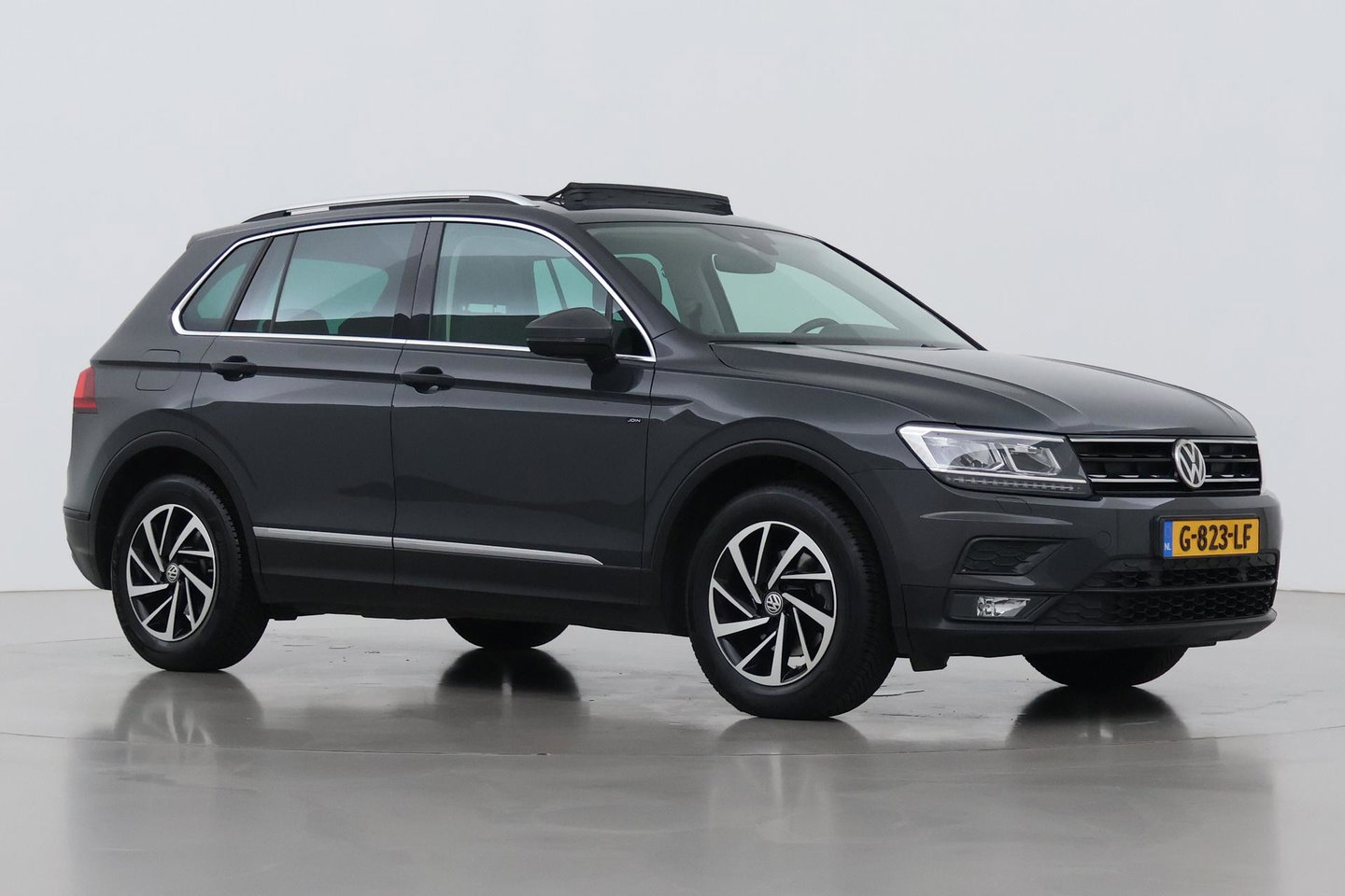 Volkswagen Tiguan 1.5 TSI ACT JOIN | Panoramadak | ACC | Achteruitrijcamera | Stoelverwarming | Navigatie
