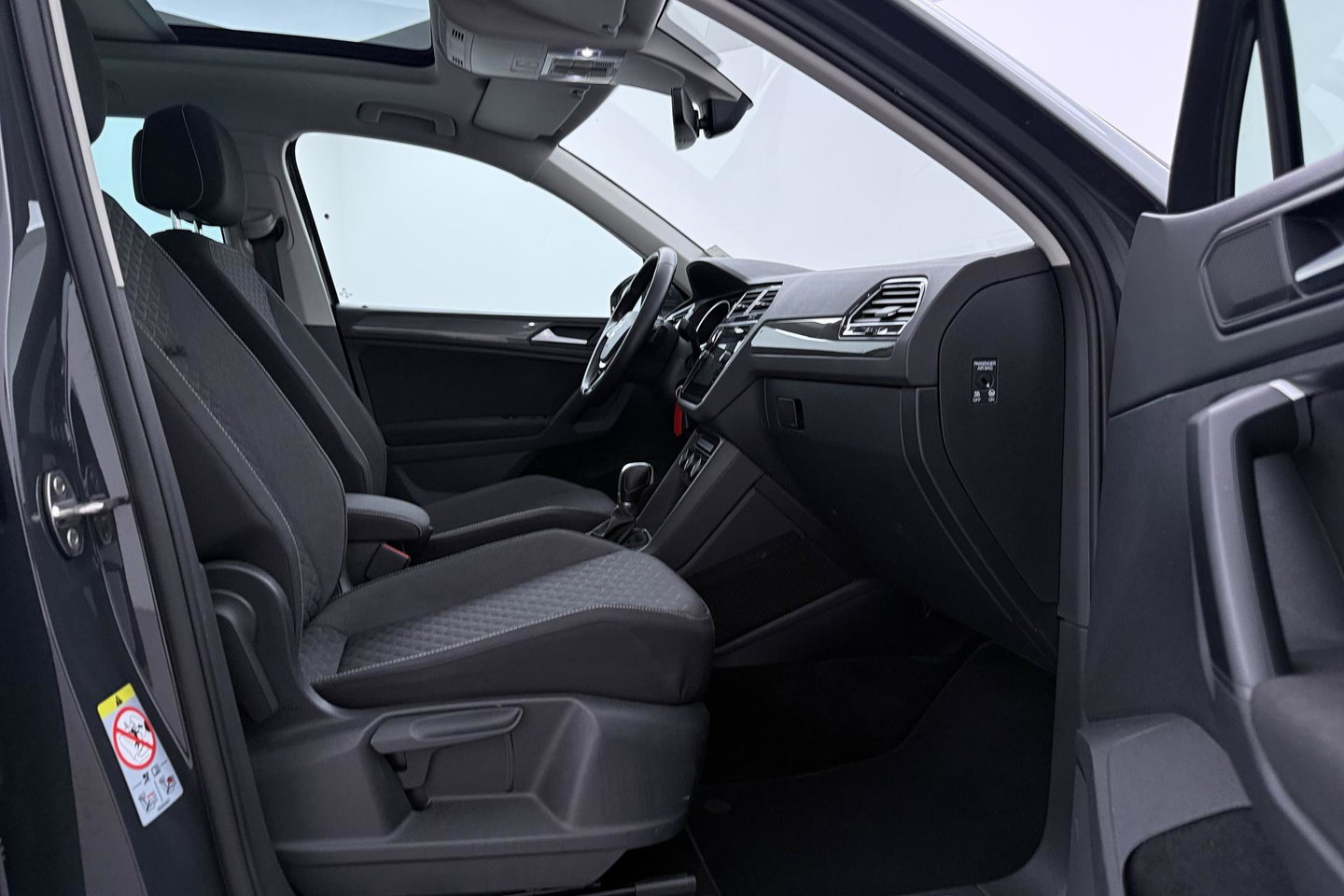 Volkswagen Tiguan 1.5 TSI ACT JOIN | Panoramadak | ACC | Achteruitrijcamera | Stoelverwarming | Navigatie