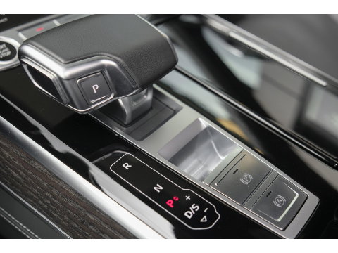 Audi A8 60 TFSIe 462pk S-Line Quattro Panoramdak *BTW* B&O *SOH 100%* 4-Wielsturing RS stoelen Luchtvering Massage Stoelkoeling