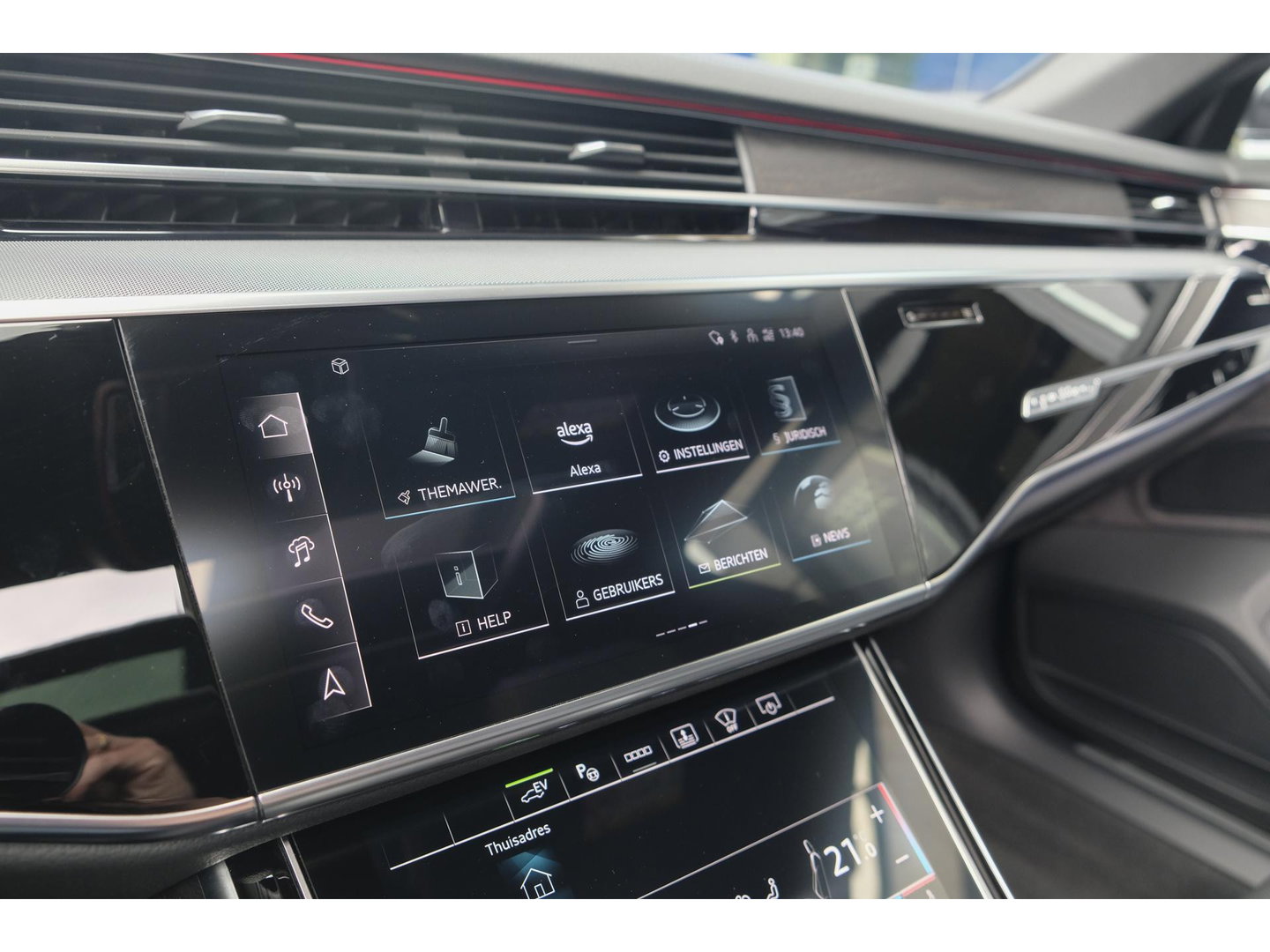Audi A8 60 TFSIe 462pk S-Line Quattro Panoramdak *BTW* B&O *SOH 100%* 4-Wielsturing RS stoelen Luchtvering Massage Stoelkoeling
