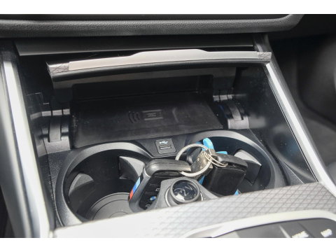 BMW 3 Serie Touring 330e xDrive M-sport M3 stoelen Panoramadak *SOH 98%* Memory *BTW* Black pack NLauto 19" LMV