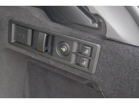 BMW 3 Serie Touring 330e xDrive M-sport M3 stoelen Panoramadak *SOH 98%* Memory *BTW* Black pack NLauto 19" LMV