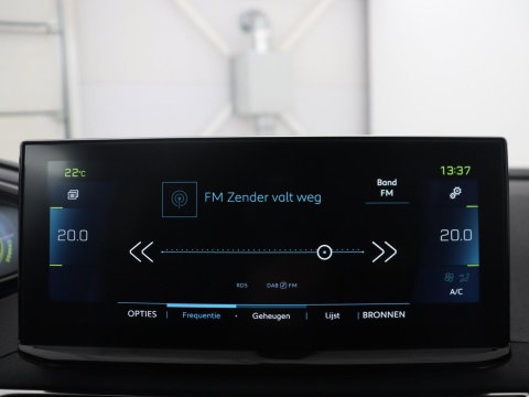 Peugeot 3008 1.6 HYbrid 225 Allure Pack Business