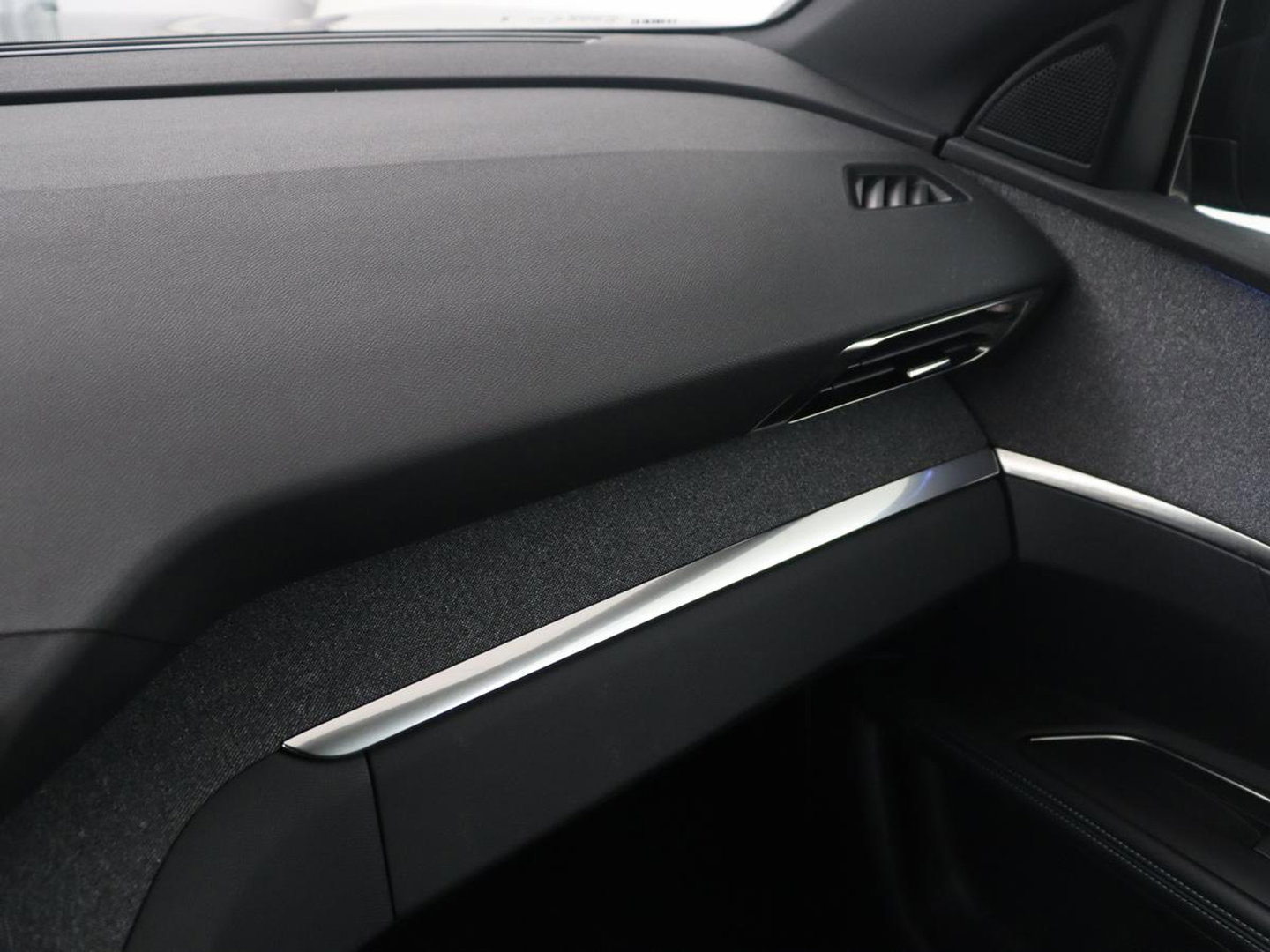 Peugeot 3008 1.6 HYbrid 225 Allure Pack Business