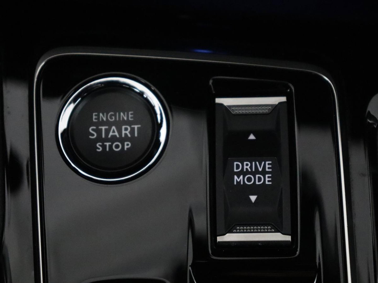 Peugeot 3008 1.6 HYbrid 225 Allure Pack Business