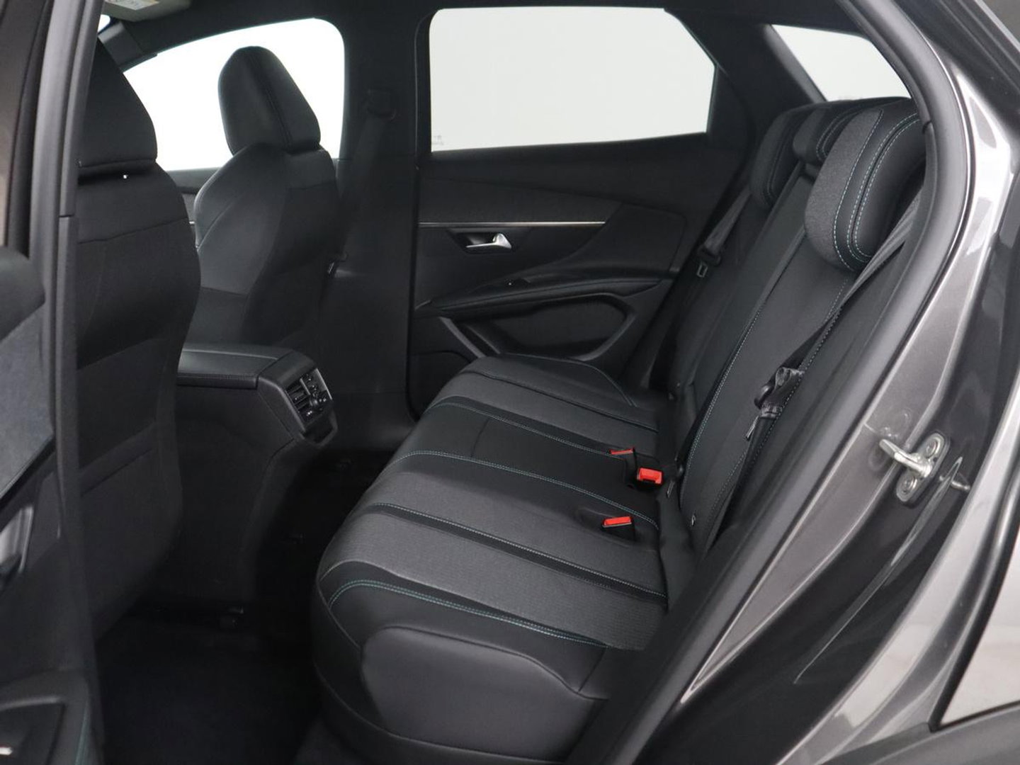 Peugeot 3008 1.6 HYbrid 225 Allure Pack Business