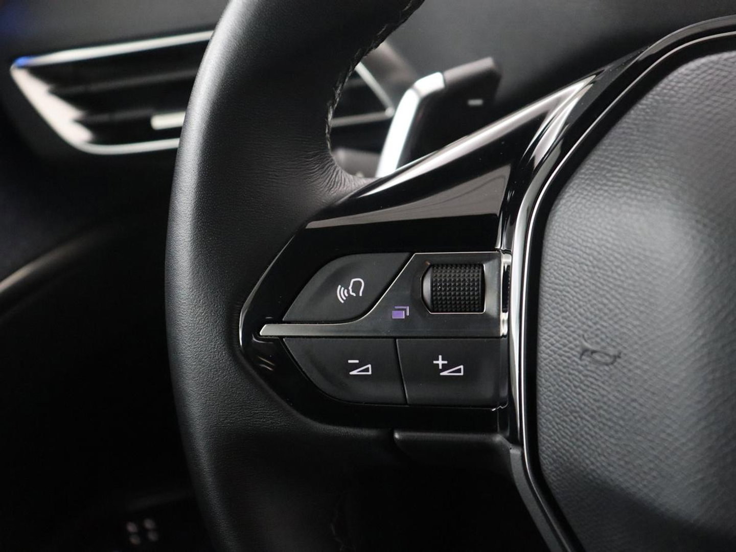 Peugeot 3008 1.6 HYbrid 225 Allure Pack Business