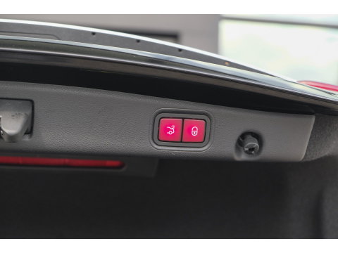 Mercedes-Benz E-Klasse E300e AMG 320pk Panoramadak Burmester Widescreen Leder NLauto 1e Eigenaar!