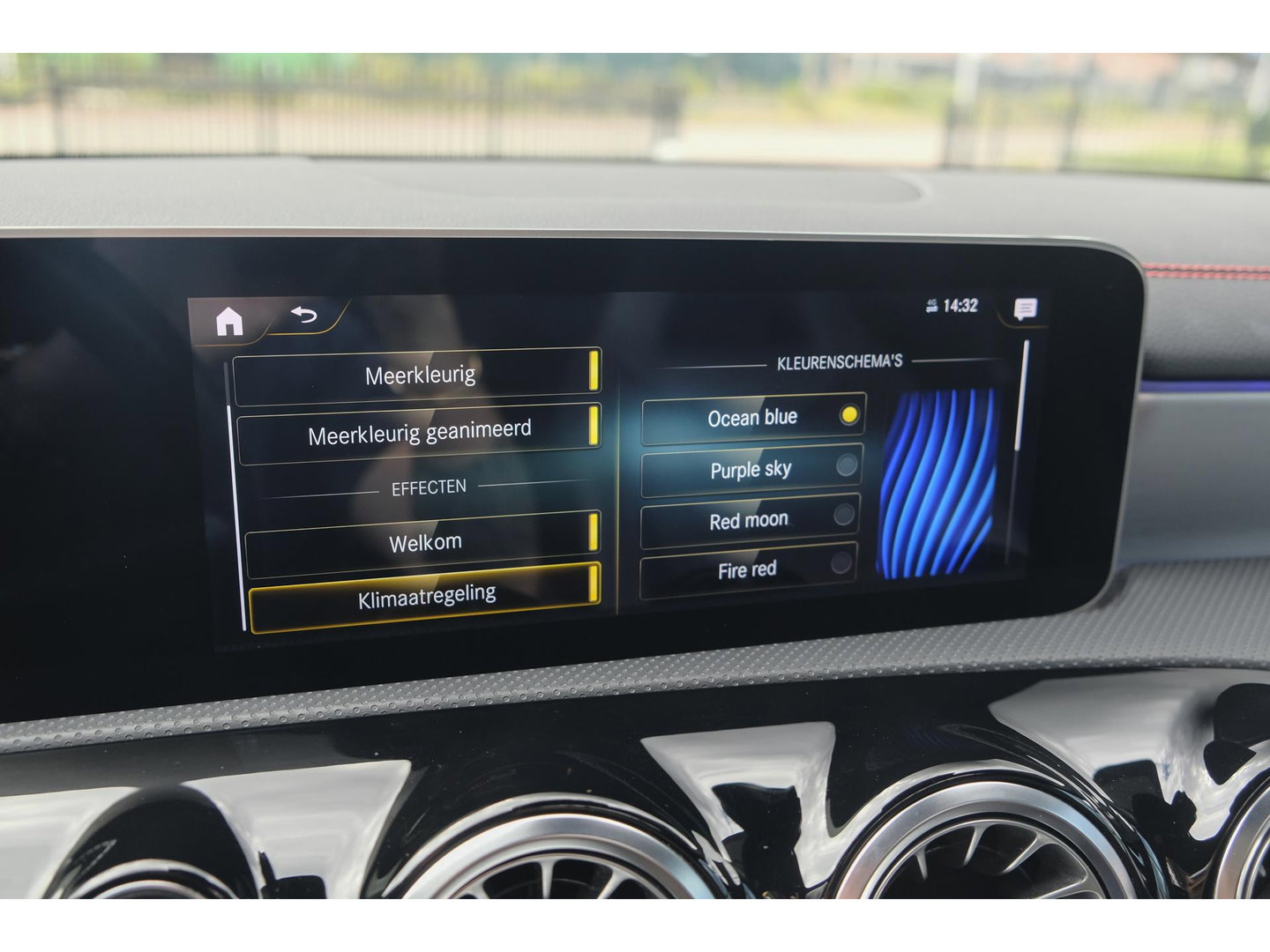 Mercedes-Benz CLA-Klasse CLA250 AMG 224pk Panoramadak Night pakket Widescreen Sfeerverlichting 19" LMV