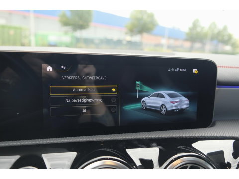 Mercedes-Benz CLA-Klasse CLA250 AMG 224pk Panoramadak Night pakket Widescreen Sfeerverlichting 19" LMV
