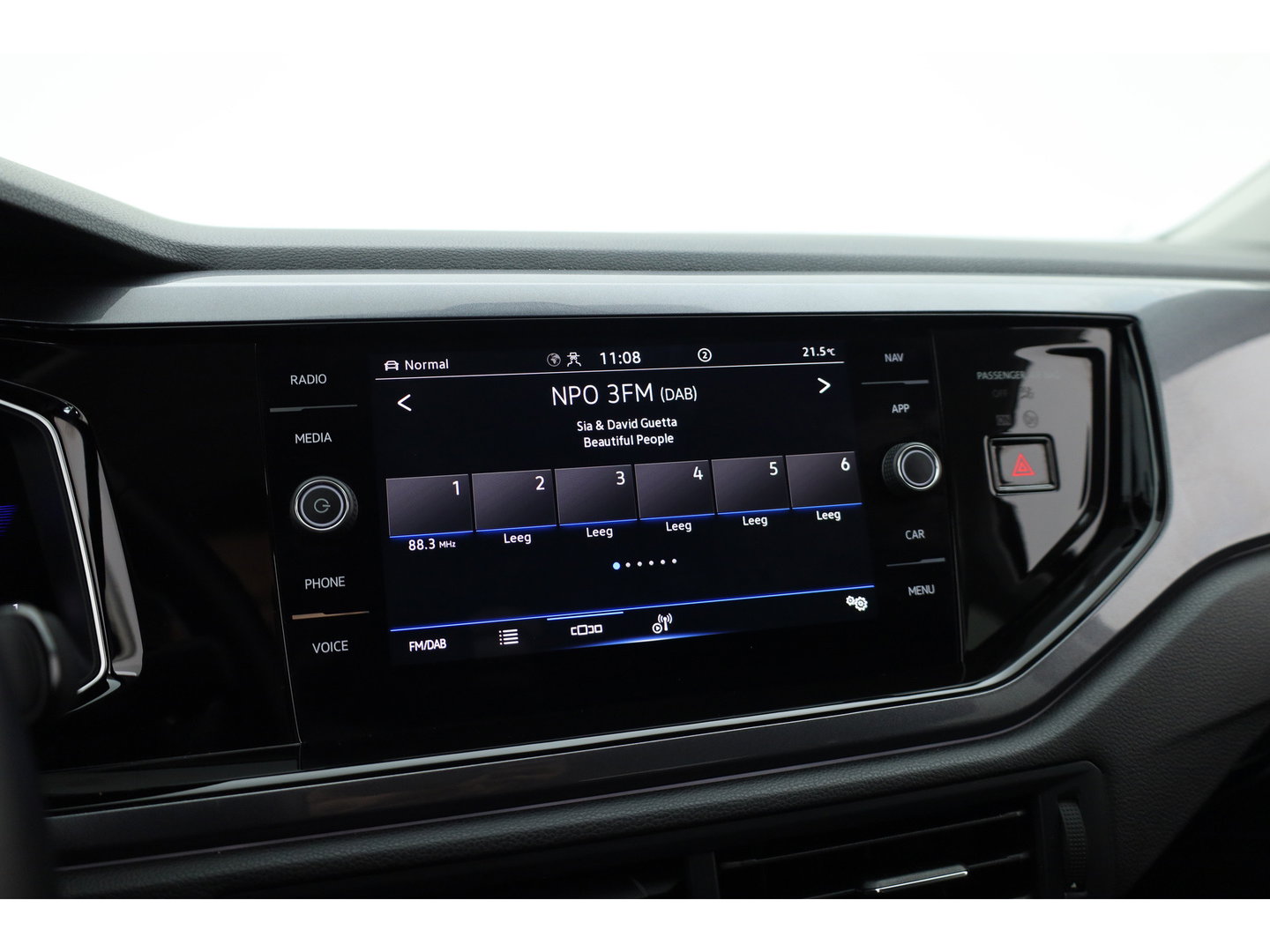 Volkswagen Taigo 1.0 TSI Life Business | Rijklaar! | Dig. Cockpit | IQ Light | Adapt. Cruise | Camera | Stoelverw. | Dodehoek | Apple CarPlay