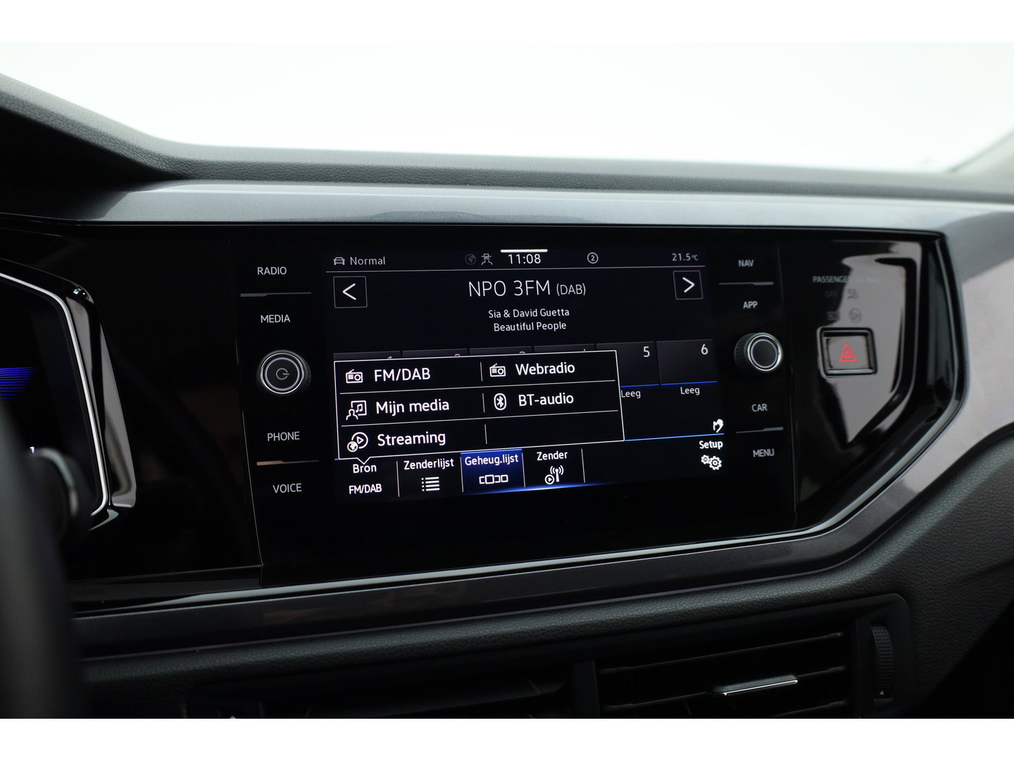 Volkswagen Taigo 1.0 TSI Life Business | Rijklaar! | Dig. Cockpit | IQ Light | Adapt. Cruise | Camera | Stoelverw. | Dodehoek | Apple CarPlay