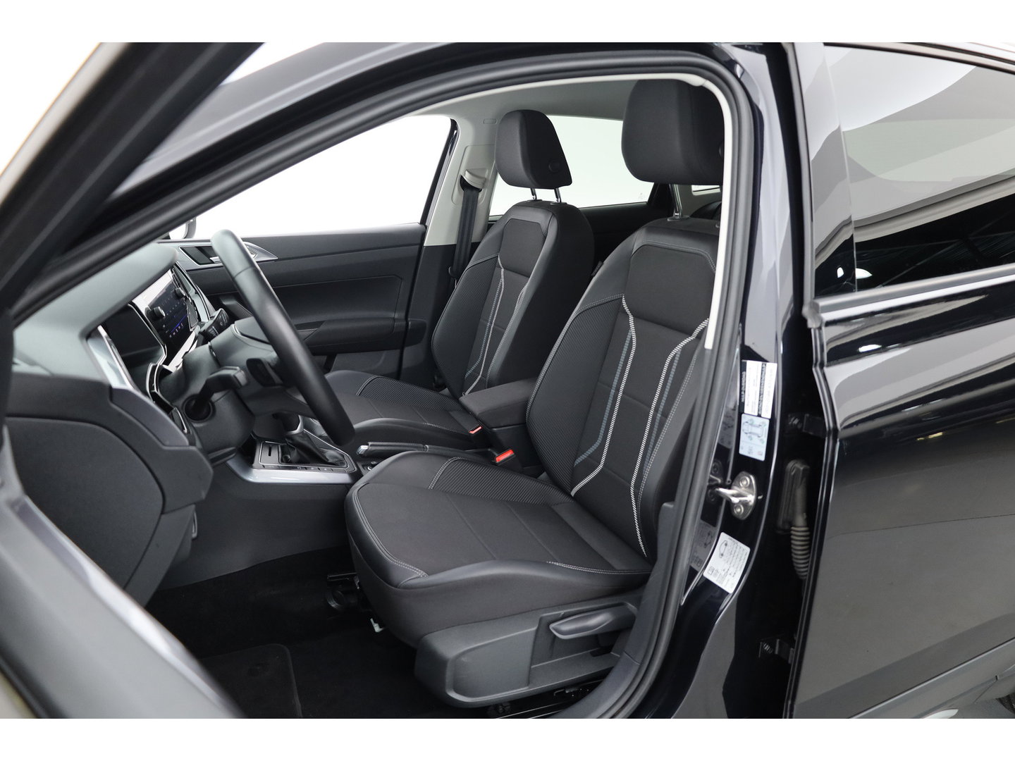 Volkswagen Taigo 1.0 TSI Life Business | Rijklaar! | Dig. Cockpit | IQ Light | Adapt. Cruise | Camera | Stoelverw. | Dodehoek | Apple CarPlay